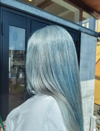 カラー 髙木 藍紗のヘアスタイル