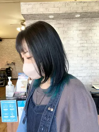 セミロング カラー ヘアークルーズ ピースのヘアスタイル