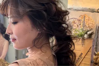 セミロング シモイケ ルアのヘアスタイル