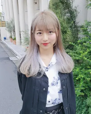 セミロング [店長]カラーが好評 　小林のヘアスタイル