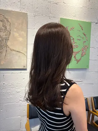 セミロング 久貝 莉子のヘアスタイル