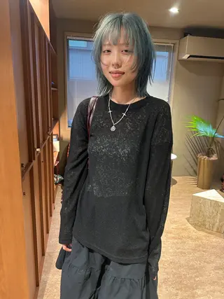 ミディアム カラー niina suzukiのヘアスタイル