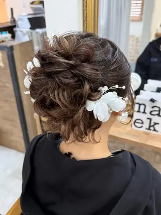 ヘアアレンジ セットサロンCURE 🩵あんみのマツエク・マツパデザイン