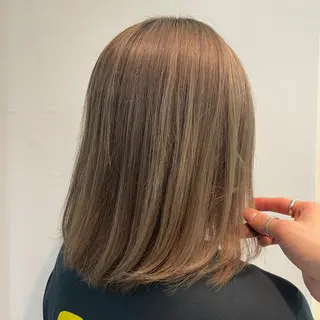 ミディアム 齋藤 尋真のヘアスタイル