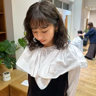 ミディアム パーマ 大橋 芽衣のヘアスタイル
