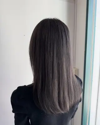 ロング カラー 大塚 しおりのヘアスタイル