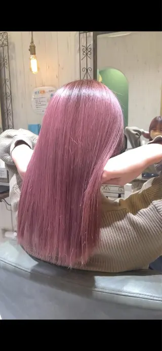 セミロング カラー Ｕｋａ .のヘアスタイル