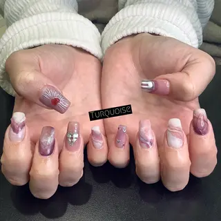ネイル 個性派ネイルサロン 💅🏼ターコイズのネイルデザイン