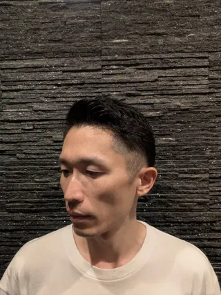 ショート 髙司 哲伸のヘアスタイル