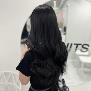 ロング カラー 🩵色落ち可愛い 寒色カラー🩵のヘアスタイル