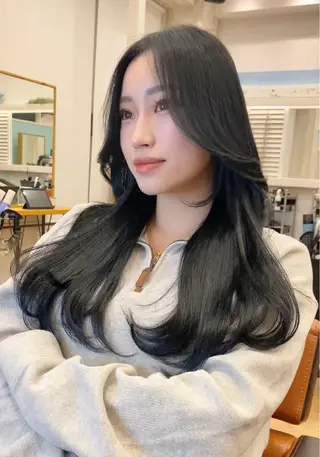 ロング カラー レイヤーカット/ 髪質改善特化のヘアスタイル