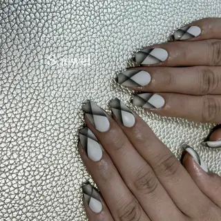 ネイル S. JEWELのネイルデザイン