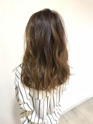 セミロング カラー Miru by INCE HAIRのヘアスタイル