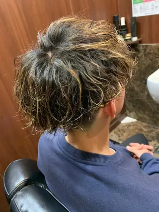ショート パーマ 羽木 隆徒のヘアスタイル