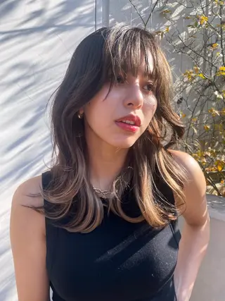 ミディアム カラー 韓国レイヤーカット/ ダブルカラーのヘアスタイル