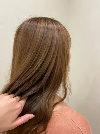 セミロング カラー ワタナベ リリコのヘアスタイル