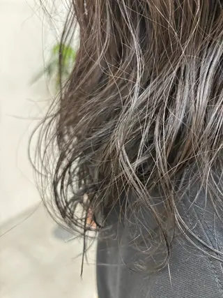 ミディアム カラー パーマ 伊藤 ゆいなのヘアスタイル