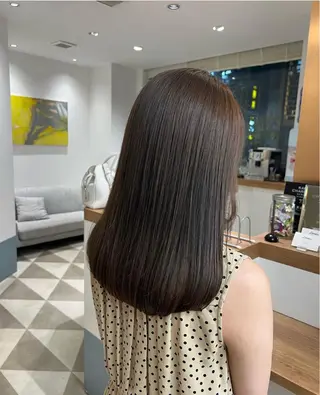 セミロング 美顔形成｜レイヤー ｜青山のヘアスタイル