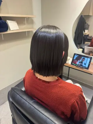 ショート NAVY 橋本心 縮毛矯正のヘアスタイル