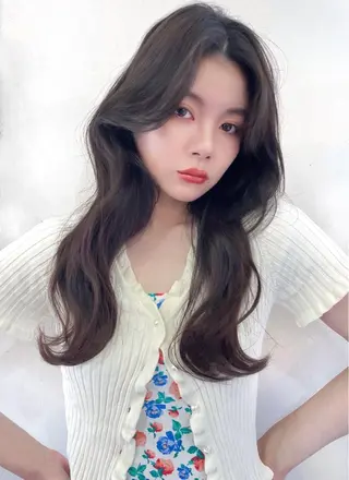 ロング カラー 【韓国ヘア×透明感 カラー】笹谷 莉未のヘアスタイル