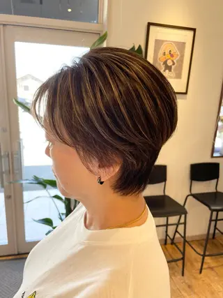 ショート カラー ブリーチ👩🦳/ ✂︎MANAMIのヘアスタイル