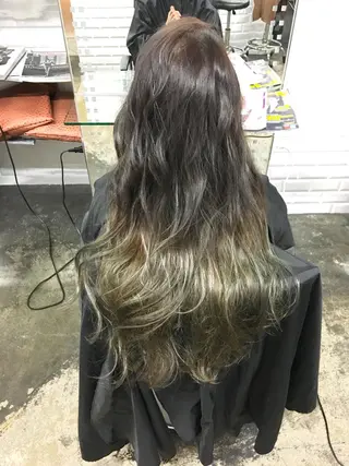 セミロング ロング カラー 丸茂 聖名のヘアスタイル