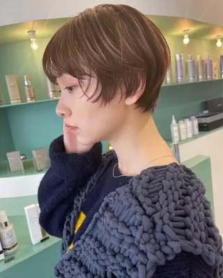 ショート カラー 💓パーマ，💗 レイヤーカットのヘアスタイル