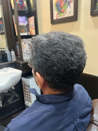 ショート パーマ メンズ 堀 真人のヘアスタイル