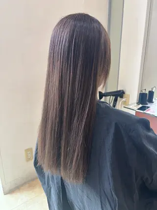 ロング カラー 尾崎 優花のヘアスタイル
