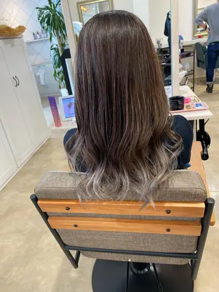 ロング カラー 饒平名 知也のヘアスタイル