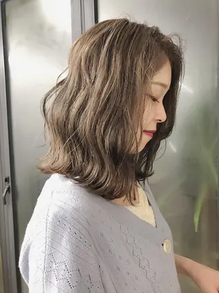 ミディアム カラー ヘアアレンジ Flamme Annaのヘアスタイル