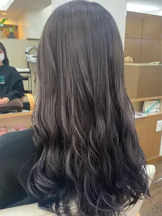 ロング カラー ambellir 山本伽椰のヘアスタイル