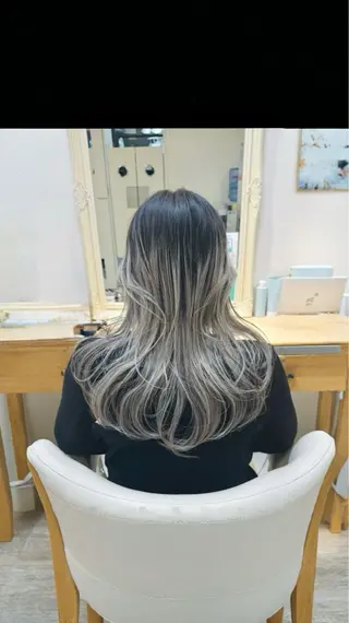 ロング COA GINZA 成嶋秀晟のヘアスタイル