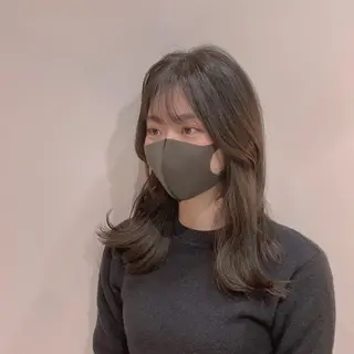 セミロング パーソナルカラー lapiax阿部のヘアスタイル
