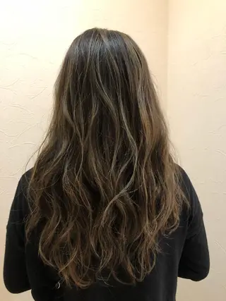 セミロング カラー パーマ ヘアアレンジ IVY villa Suzu.のヘアスタイル