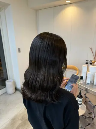 ミディアム カラー fand / HINAのヘアスタイル