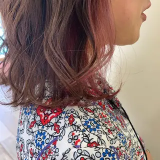 ミディアム カラー ぱつっとボブ/ 小野あかねのヘアスタイル