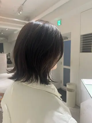 カラー Louwe 小島のヘアスタイル