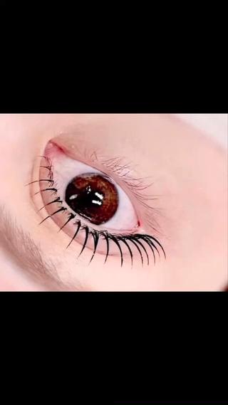 韓国風まつ毛パーマ

パリジェンヌラッシュリフト
　　　　　　＋
漆黒まつ毛染めティント 