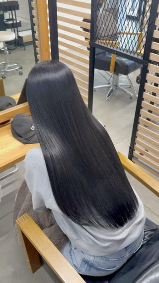 ロング ひろし/髪質改善/ 縮毛矯正/透明感✨のヘアスタイル