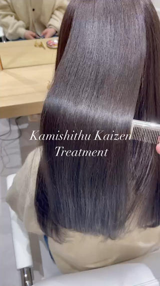 髪質改善 酸熱トリートメントの特徴
・髪を根本的に改善、補修、強化できる
・トリートメント効果が1ヵ月半前後持続する
・髪を傷めずに自然なストレートにできる
.
 酸熱トリートメントの役割は、熱と酸のチカラで髪をより強く結合し、根本的に髪のダメージを修復、改善、強化することです。
.
カットも得意ですのでカットのご予約もお待ちしております 
