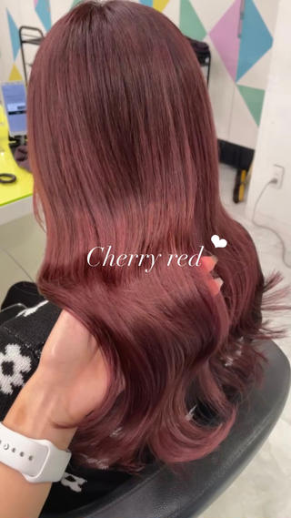 #ブリーチなしWカラー #髪質改善トリートメント

チェリーレッドはブリーチなしでここまで色味出せます♡
是非1度私にお任せ下さい♡

※高発色カラー剤使用 ＋¥2200 