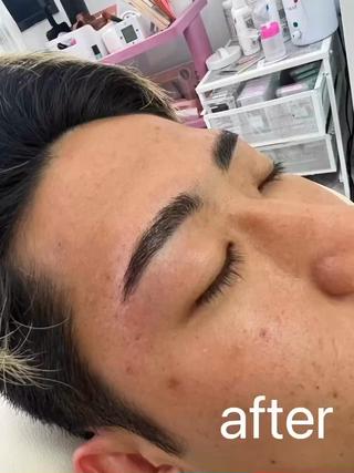 大人気ハリウッドブロウリフト
メイクが楽になる
メンズにも大人気メニューです 