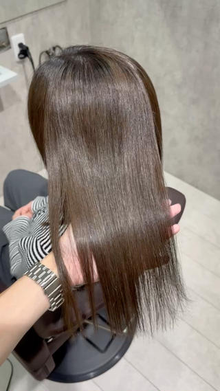 【iPhone撮影】【加工無し】【ミルク、オイル無し】
・
・
・
〜Number.にしかないTR〜

オーダーメイドTR

Number.ご利用のお客様
オーダーメイドTRリピート率80%越え
お客様の髪質に合わせて
足りない美容液を補給し、髪質改善していきます！

そしてもう1つ
”N.ケラリファイン ディープモイスト”
 しっとり系のTRになるんですが
重く感じない艶髪に仕上げさせて頂いてます！

どちらもNumber.の独自マニュアルにより
どちらも他のサロンさんより
圧倒的な艶髪の仕上げになります 