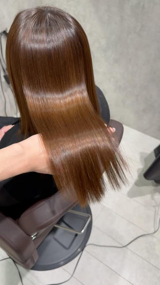 【iPhone撮影】【加工無し】【ミルク、オイル無し】
・
・
・
​〜​Number.にしかないTR​〜​

オーダーメイドTR

Number.ご利用のお客様
オーダーメイドTRリピート率80%越え
お客様の髪質に合わせて
足りない美容液を補給し、髪質改善していきます！

そしてもう1つ
”N.ケラリファイン ディープモイスト”
 しっとり系のTRになるんですが
重く感じない艶髪に仕上げさせて頂いてます！

どちらもNumber.の独自マニュアルにより
どちらも他のサロンさんより
圧倒的な艶髪の仕上げになります 