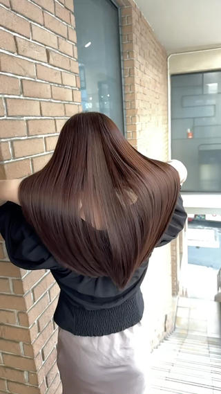 プレミアムRoyal髪質改善とカラーで理想の髪へ

髪質改善とカラーの組み合わせでダメージレスかつ綺麗な髪へ導きます。

可愛いカラーしましょね！ 