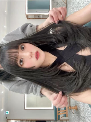 就活前や暗髪気分な方におすすめな
Deep Olive透けちゃう絶妙なオリーブとグレーで透明
感Up！！
色落ちも可愛いです
＃赤み消し
＃赤み消しカラー

私だけのオリジナルのカラーレシピでお悩みの赤みを改善し、理想を越える髪色にこのクオリティを是非ご体感ください
重たくみえないダークトーンおすすめです
ファッションにも映えます♡
layer cut なざくざくなレイヤーでおしゃれ度◎
暗髪だからこそレイヤーで抜け感だしてヘアを楽しみましょう
フルバングと姫カットの組み合わせがお洒落で可愛い 