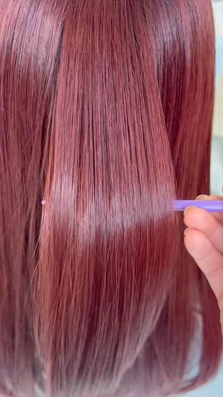 トリートメント効果でサラサラヘアーに大変身

髪質改善トリートメント
⇒リンゴ酸幹細胞
  自身の細胞を自己再生する栄養素を用いて髪と頭皮に栄養を与え、芯の細胞まで届き、水分を脂質で保護することによって髪がサラモチな質感へと変貌します

 細かい粒子で髪の中まで浸透
超音波を当てることによって、もっと奥へと
お仕上げにアイロンを通すことで髪の毛の中に密着てくれて長持ちの秘訣に 