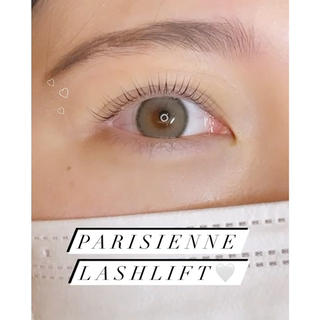お客様eye

根本から立ち上げて黒目に光が入りチュルンeyeに♡

パリジェンヌラッシュリフト
まつ毛を自然に、
最大限に⾧く見せる【80度】を実現
お客様の目元の悩みを解決する、
次世代印象アイラッシュ！！

初めての方でも
かなり上がります！
どこ角度から見てもかわいく(  ˊᵕˋ  )♡

是非お任せください 