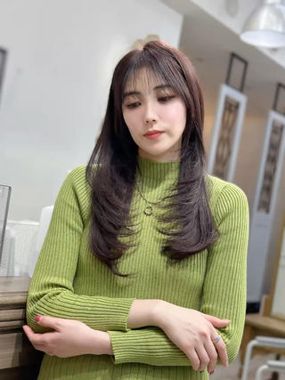 レイヤーカット＆白髪ぼかしカラー 